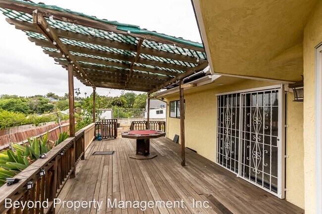 Foto del edificio - 3 br, 2 bath House - 225 Poinsettia Ave