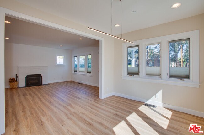 Building Photo - 2630 Highland Ave