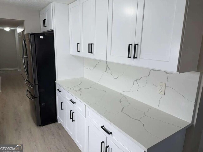 Foto del edificio - 418 Engle Dr