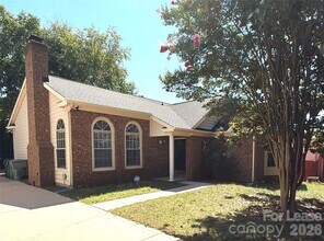 Building Photo - 900 Gretna Green Dr