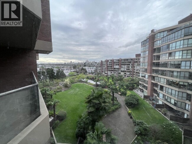 Building Photo - 1450 Pennyfarthing Dr