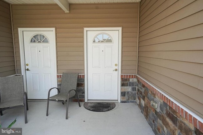 Building Photo - 421 Parkview Ct
