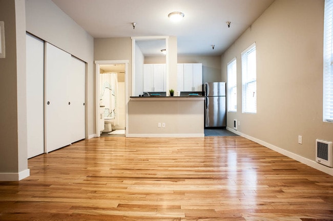 Interior Photo - 100 on 6th