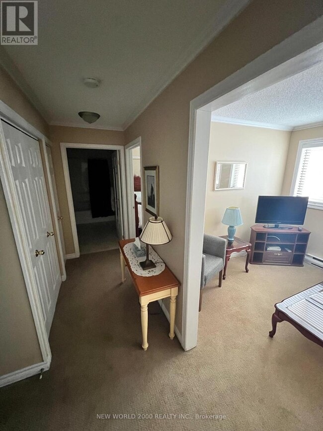 Building Photo - 154 Ainslie St N