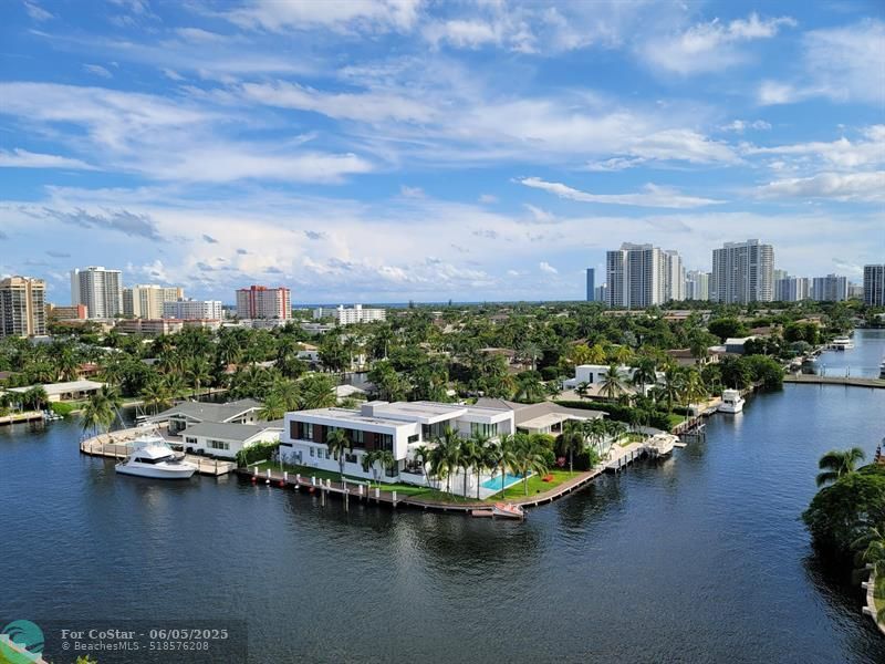 Foto principal - 401 Golden Isles Dr