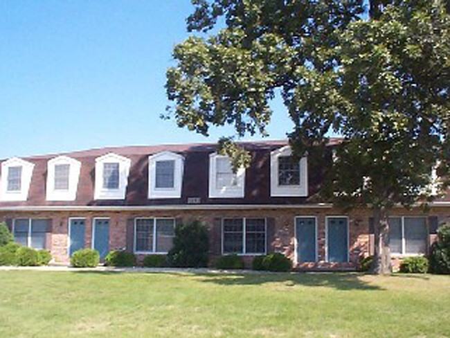 3 bedroom unit - 813 E Franklin St