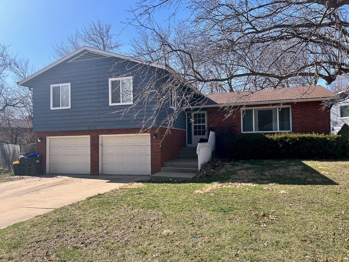 Primary Photo - 923 Talwrn Ct