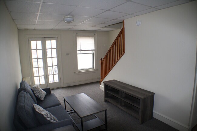 Building Photo - 701 County Line Rd