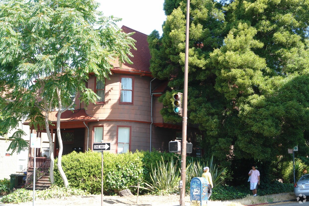 Primary Photo - 2247 Dwight Way