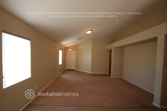 Foto del edificio - 1545 W Burgess Ln