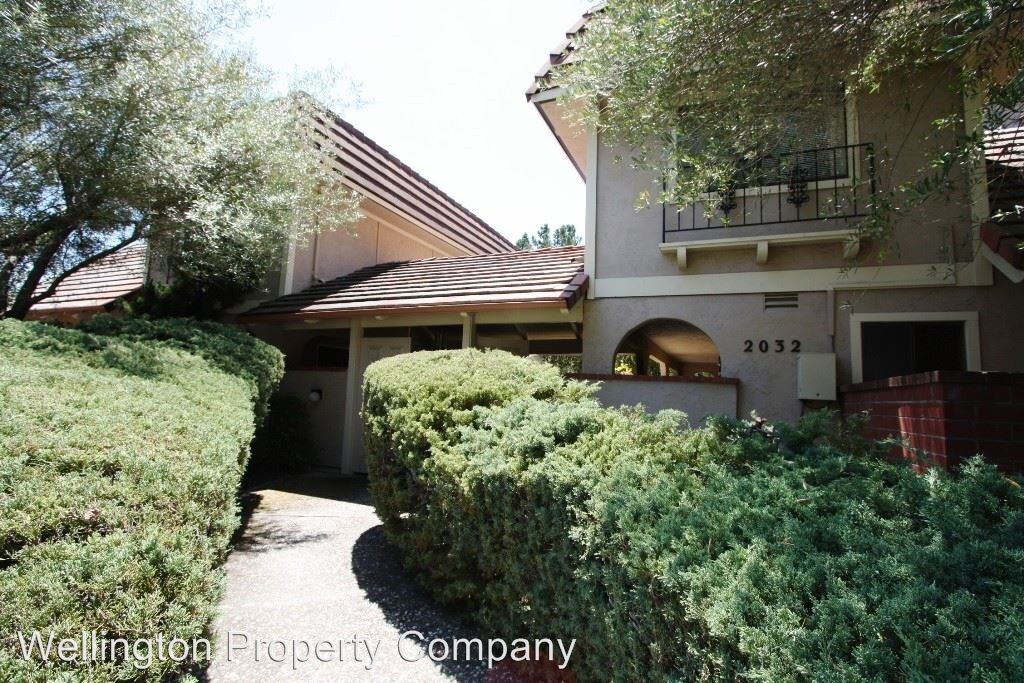 Primary Photo - 2032 Ascot Dr