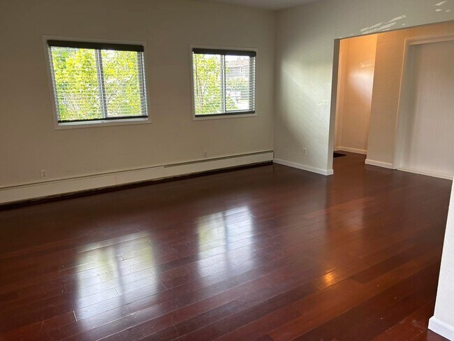 Foto del edificio - 307 16th St W