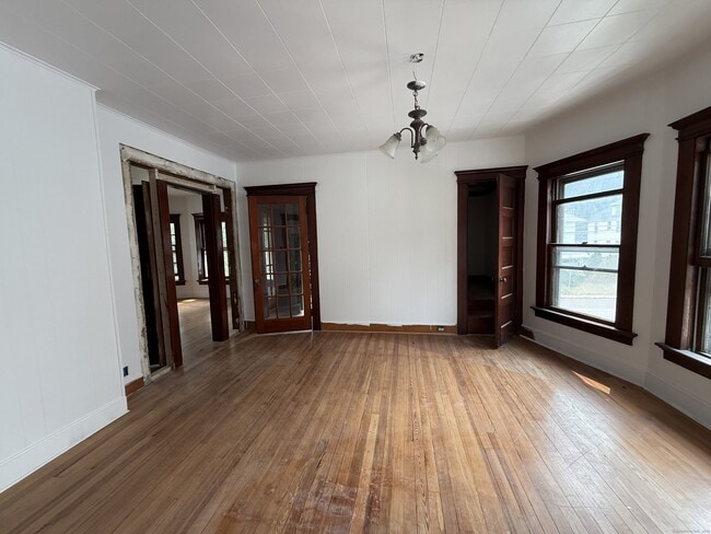 Foto del edificio - 267 N Main St