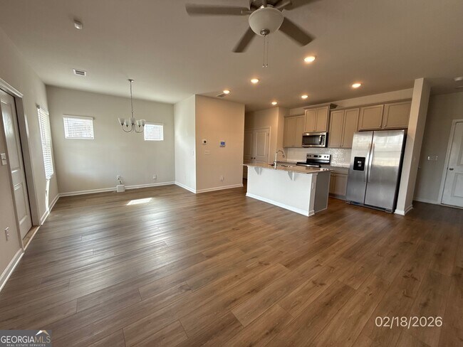 Foto del edificio - 333 S Point Blvd