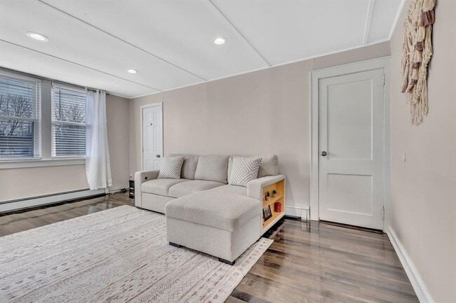 Building Photo - 64 Prairie Ave