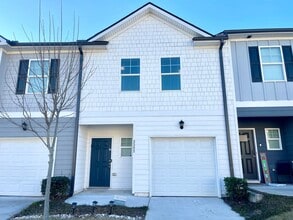 Building Photo - 3502 Lakeview Crk