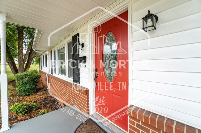 Building Photo - 815 Julianne Dr