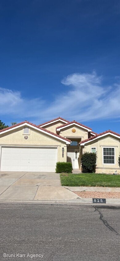 Foto principal - 3 br, 2 bath House - 815 Glacier Bay St SE