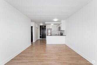 1BR, 1BA - 583SF - Living Room - 36 River Road East