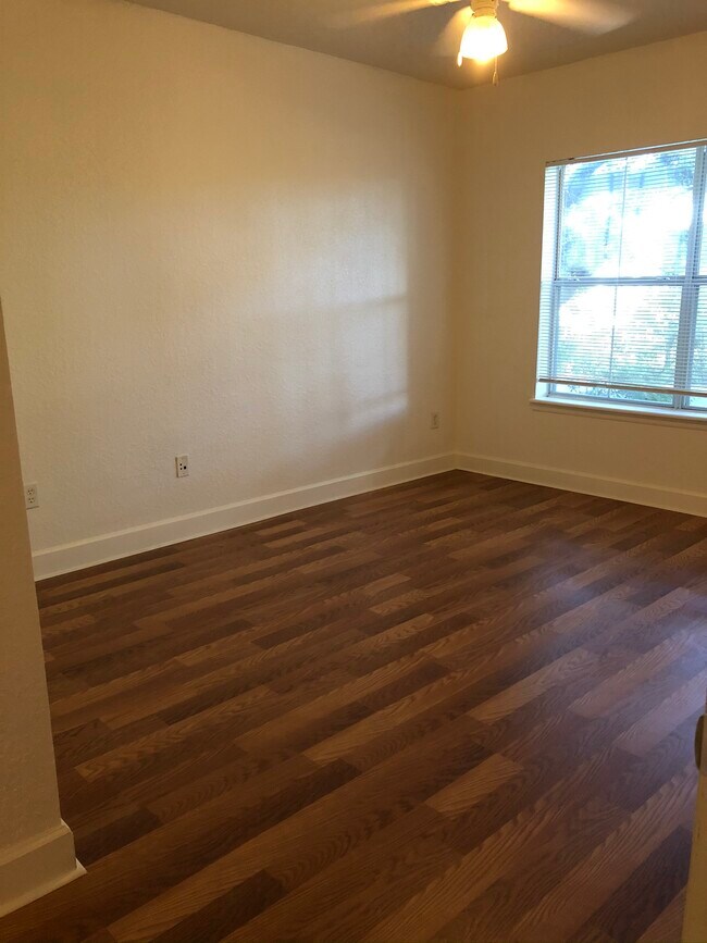 Front view of bedroom - 304 E South St
