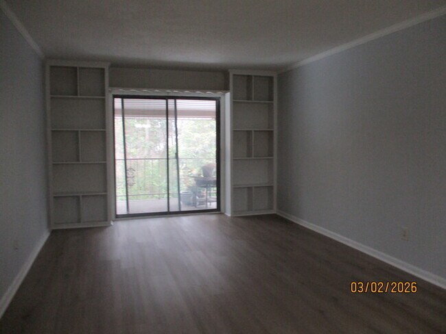 Building Photo - 107 Carriage House Dr