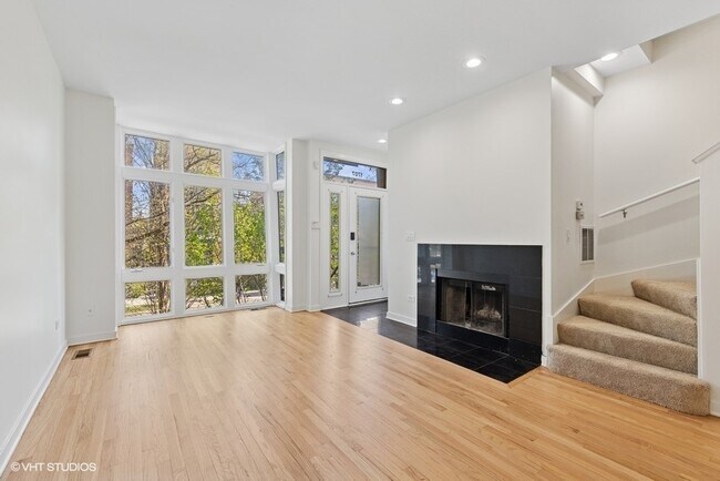 Foto del edificio - 1707 W Diversey Pkwy