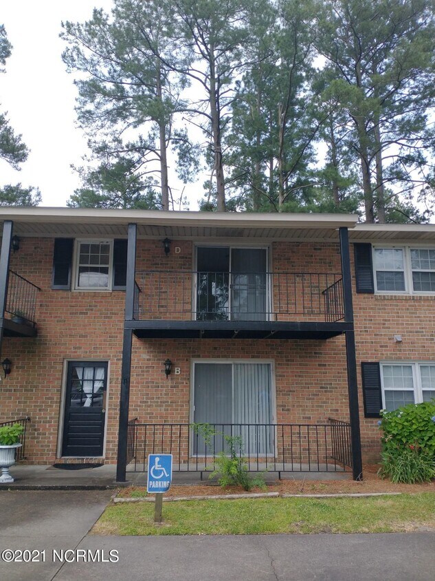 Primary Photo - 2400 Griffin Ave