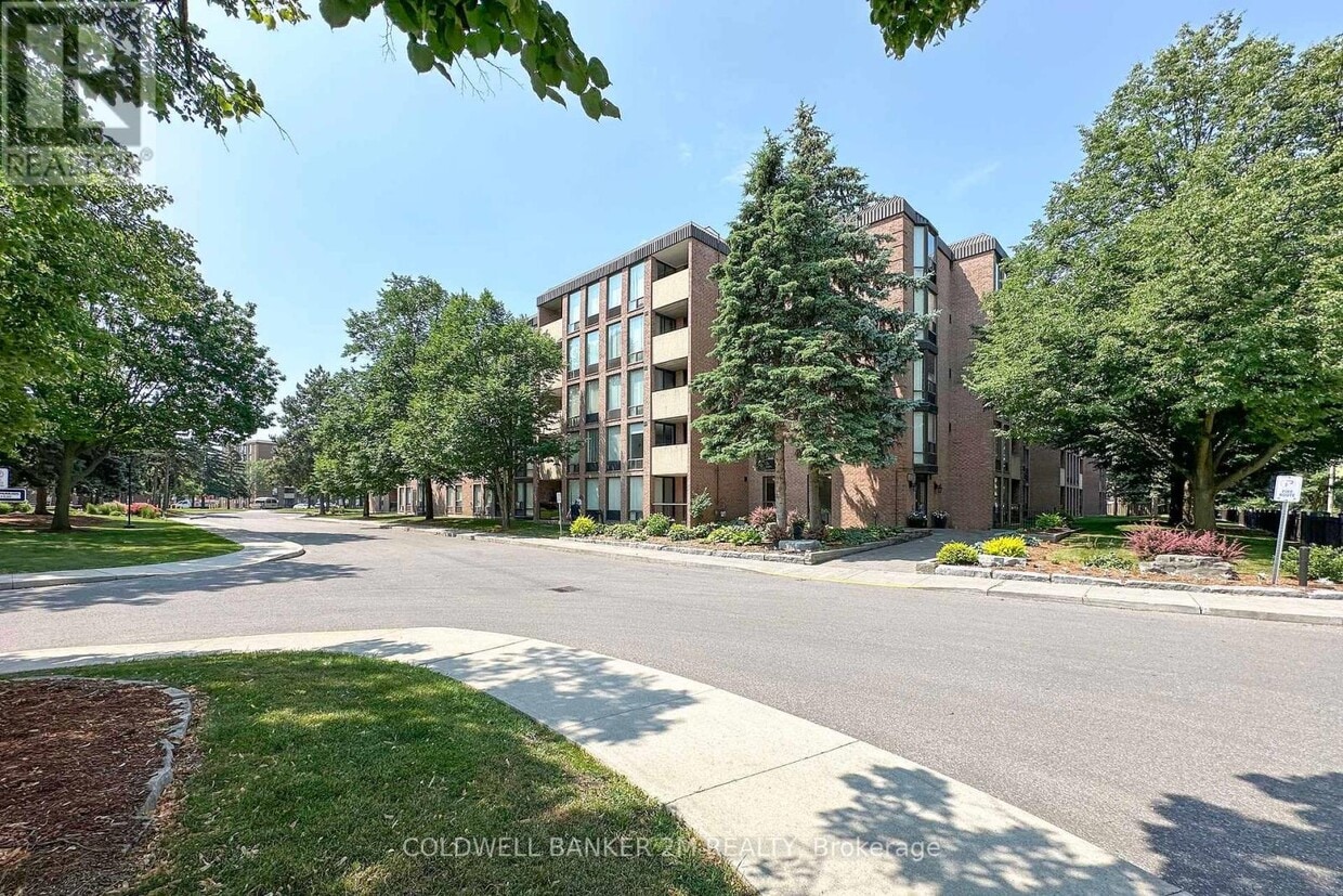Primary Photo - 1525-1525 Diefenbaker Ct