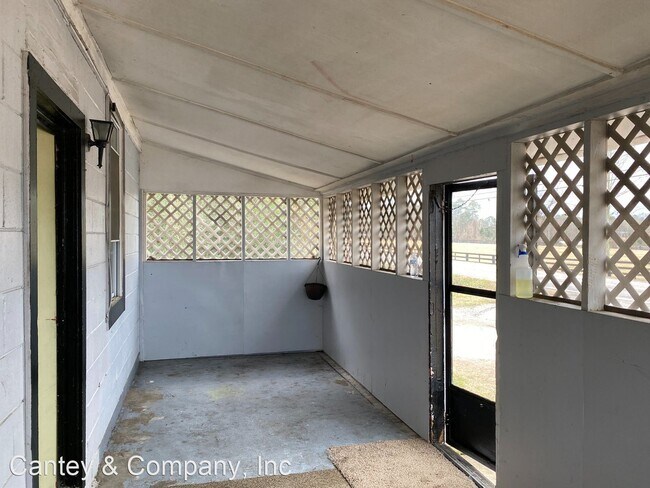 Foto del edificio - 3 br, 1 bath House - 3105 Fish Hatchery Rd.