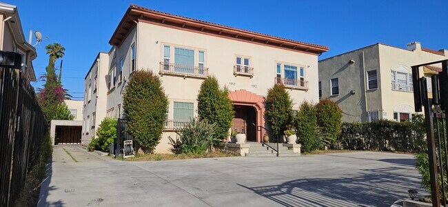 Building Photo - 1510 S Van Ness Ave