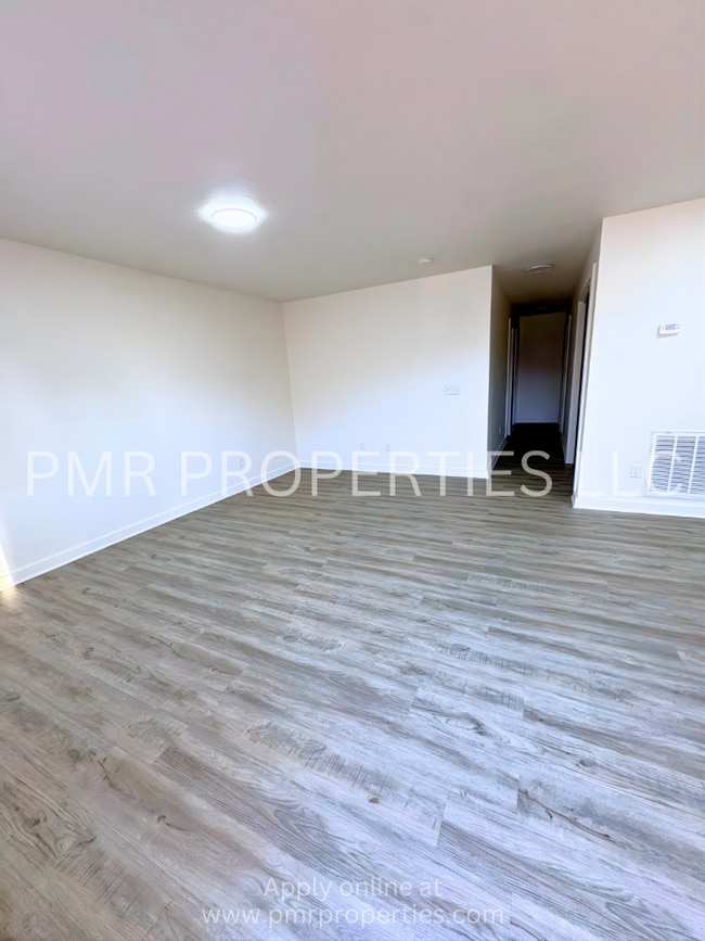 Foto del edificio - 3 Bedrooms/2 Bathroom House