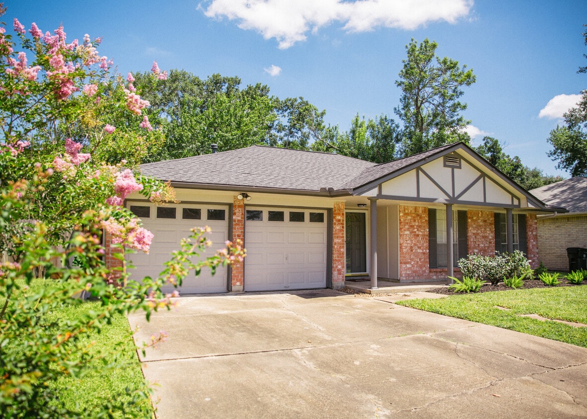 Primary Photo - 13602 Fernhill Dr