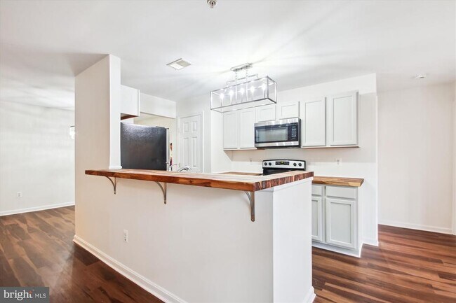 Building Photo - 2155 Scotts Crossing Ct