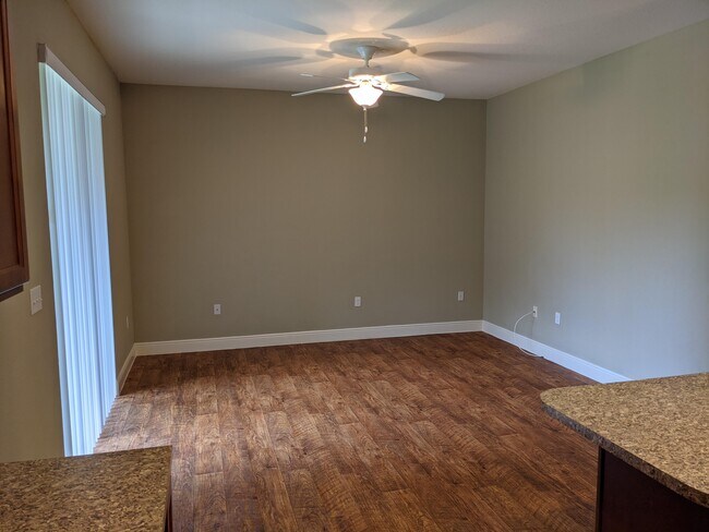 Foto del edificio - 5126 Summer Brooke Ln