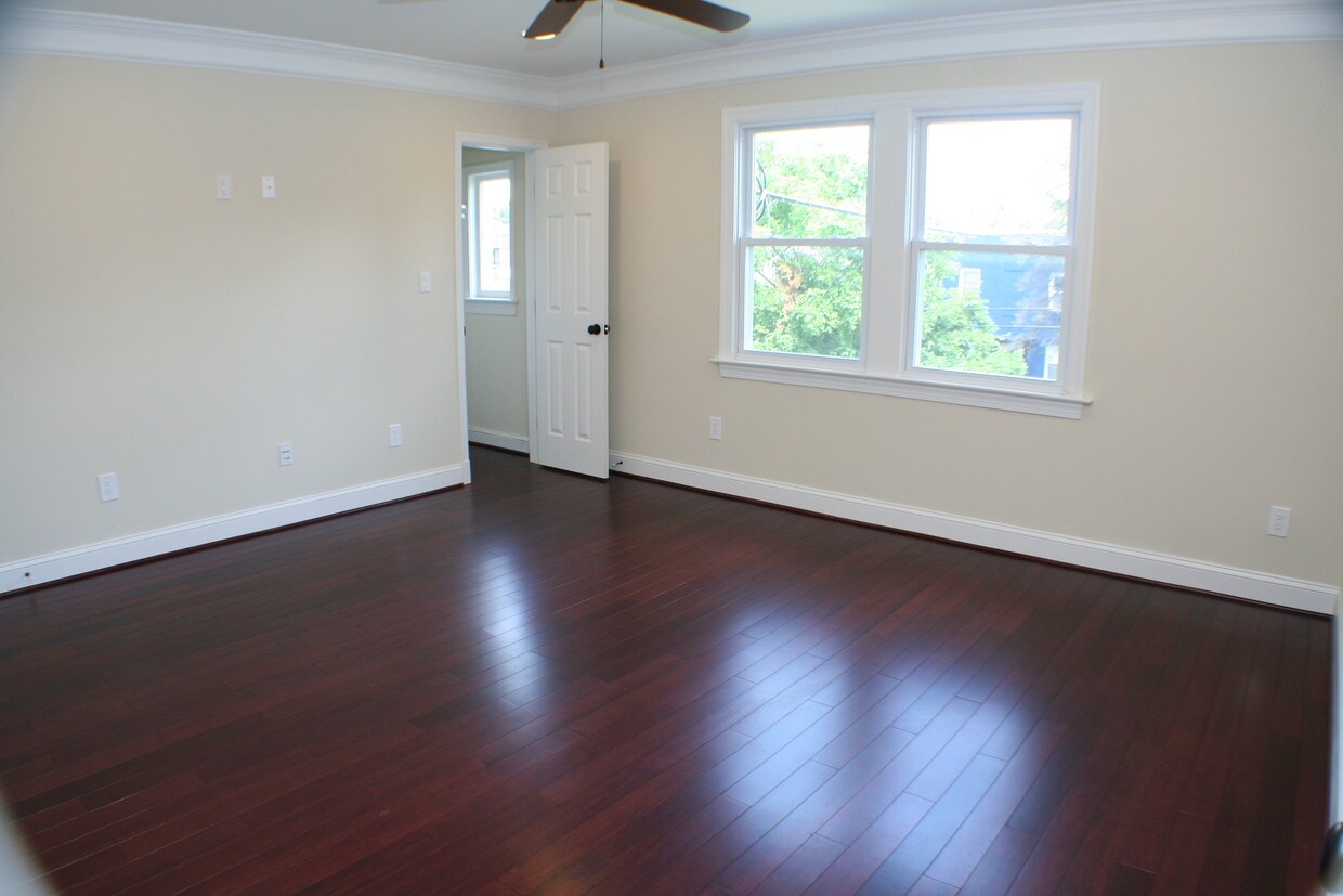 Interior de la habitación - 421 Evarts St NE