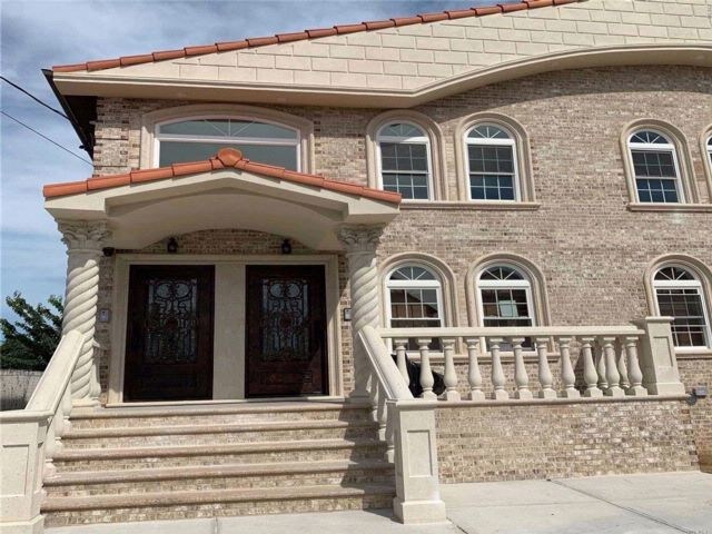Foto principal - 155-02 Huron St