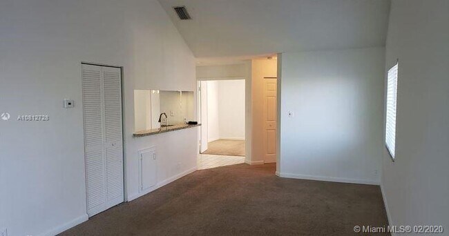 Building Photo - 1342 The Pointe Dr