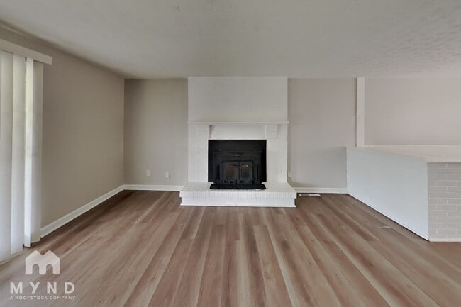 Building Photo - 1739 Pickering Dr