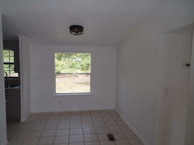 Foto del edificio - 808 Penny Pl