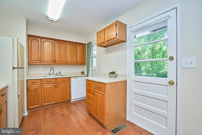 Foto del edificio - 13733 Joyce Rd
