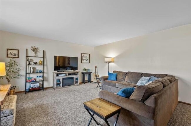 Foto del edificio - 2411 Woodfern Way