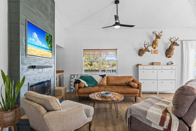 Foto del edificio - 5814 Killarney Ave