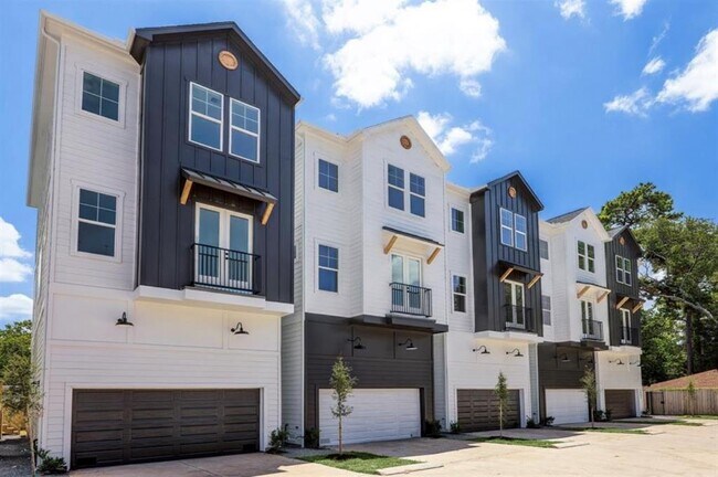 Building Photo - 2804 Versailles Oak Ln