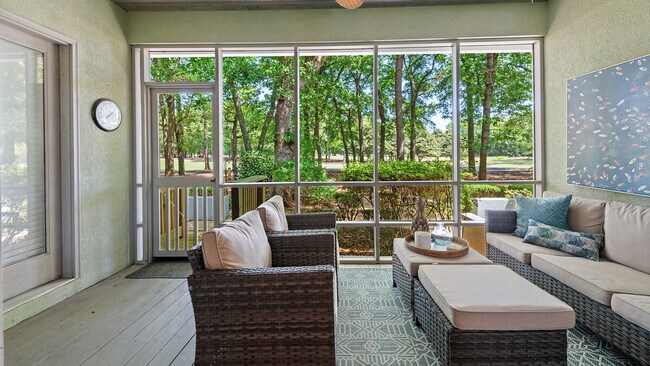 Building Photo - 235 Golden Bear Dr
