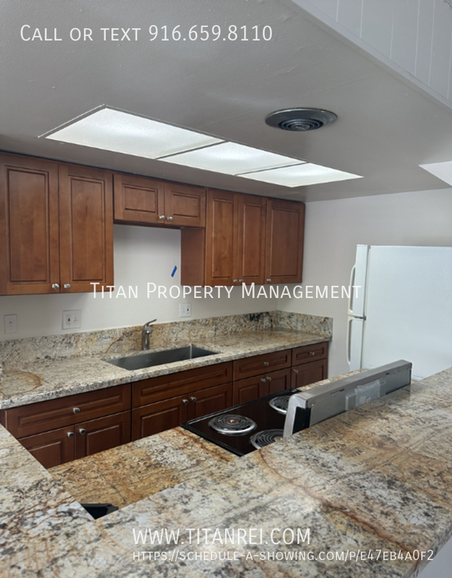 Building Photo - 770 Carro Dr