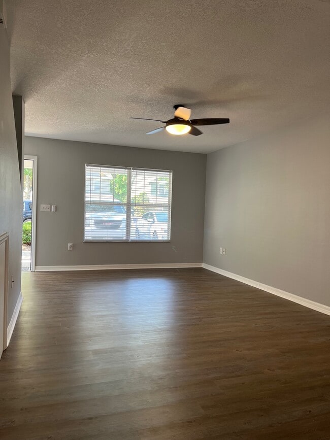 Building Photo - 4220 SW 22nd Ln
