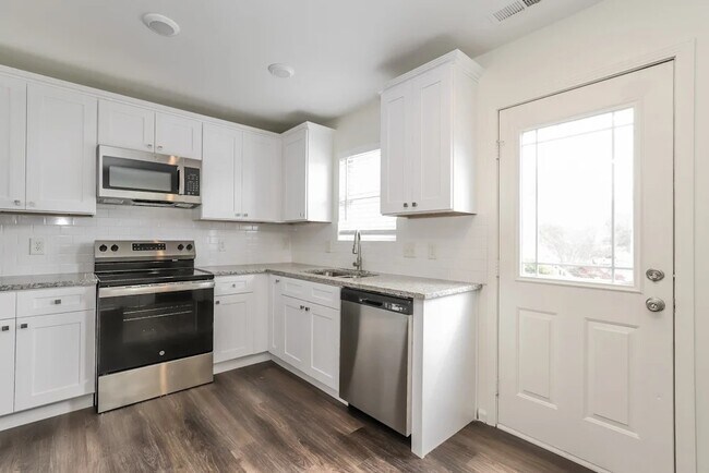 Foto del edificio - 297 Maynard S Dr