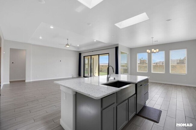 Foto del edificio - 3802 Nightingale Ave