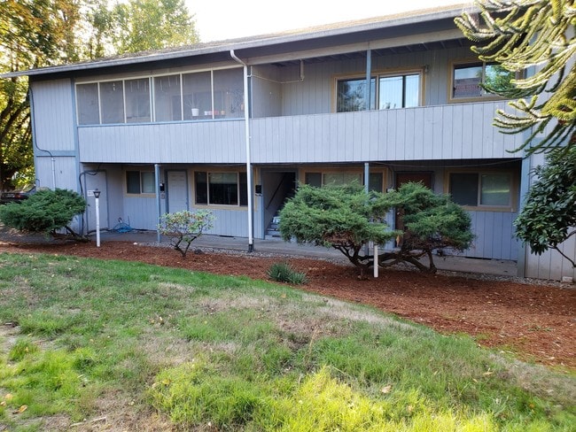 Building Photo - 705 SE 27th Ave