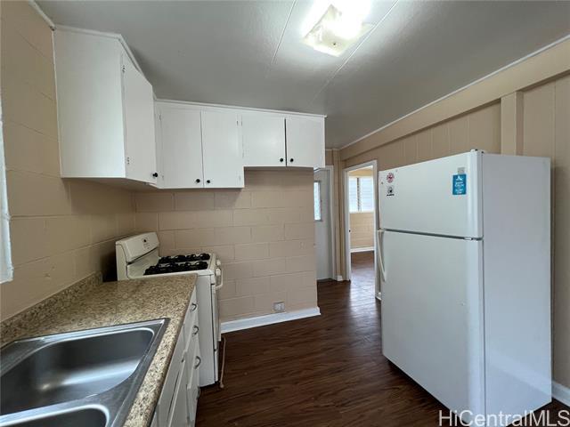 Building Photo - 718 Hoawa St